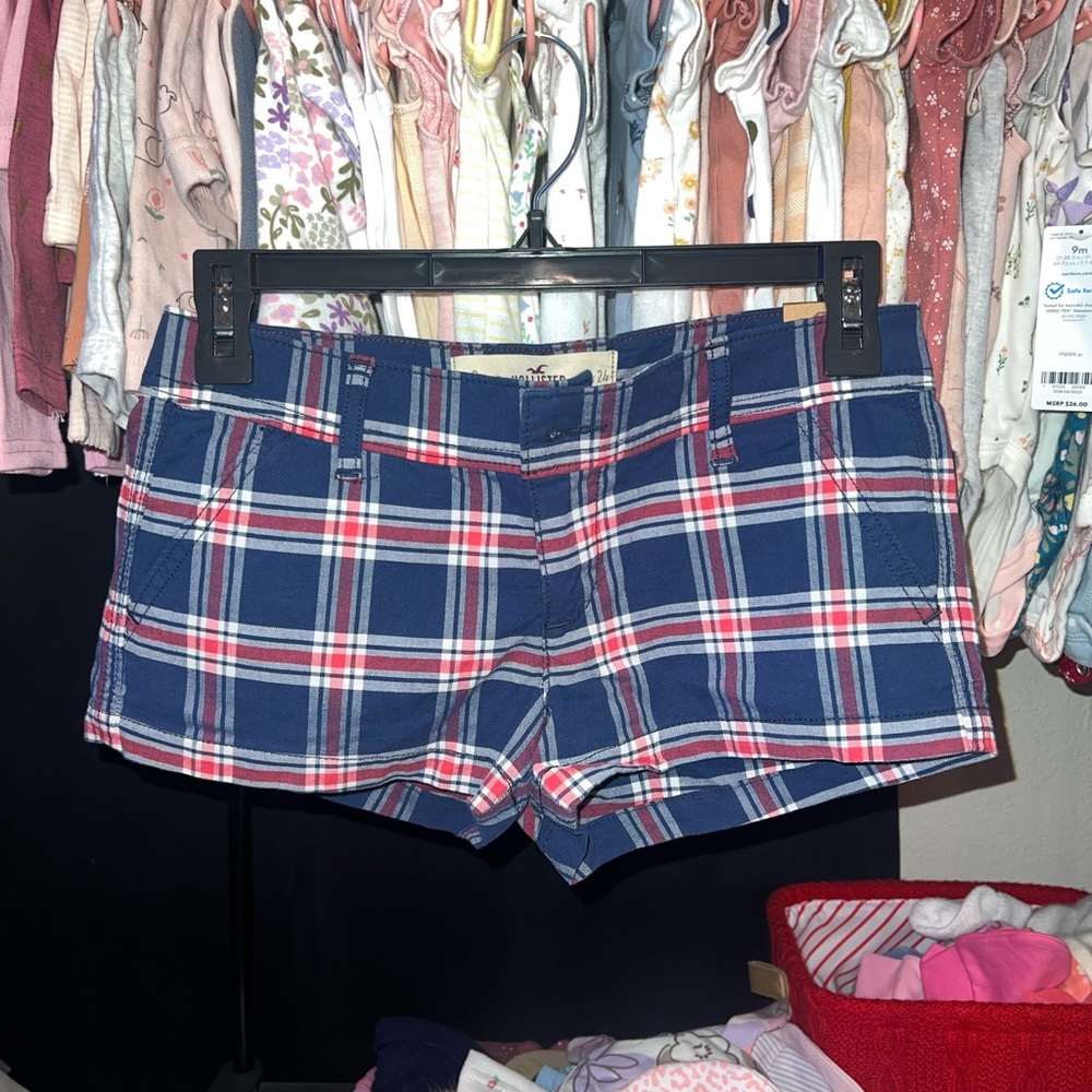 NWT Hollister Navy and Red Plaid Mid Rice Shorts